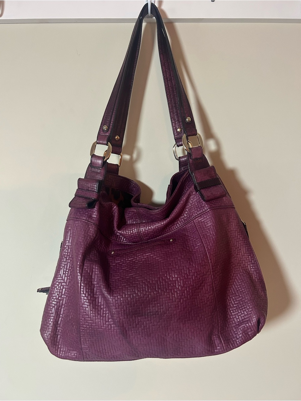 B.Makowsky Plumy Burgandy textured Leather Shoulder Bag, Gold Hardware - Picture 2 of 14